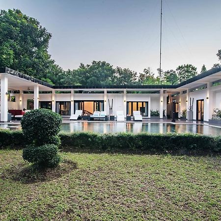 Stunning Villa Lily Lovina Exterior foto